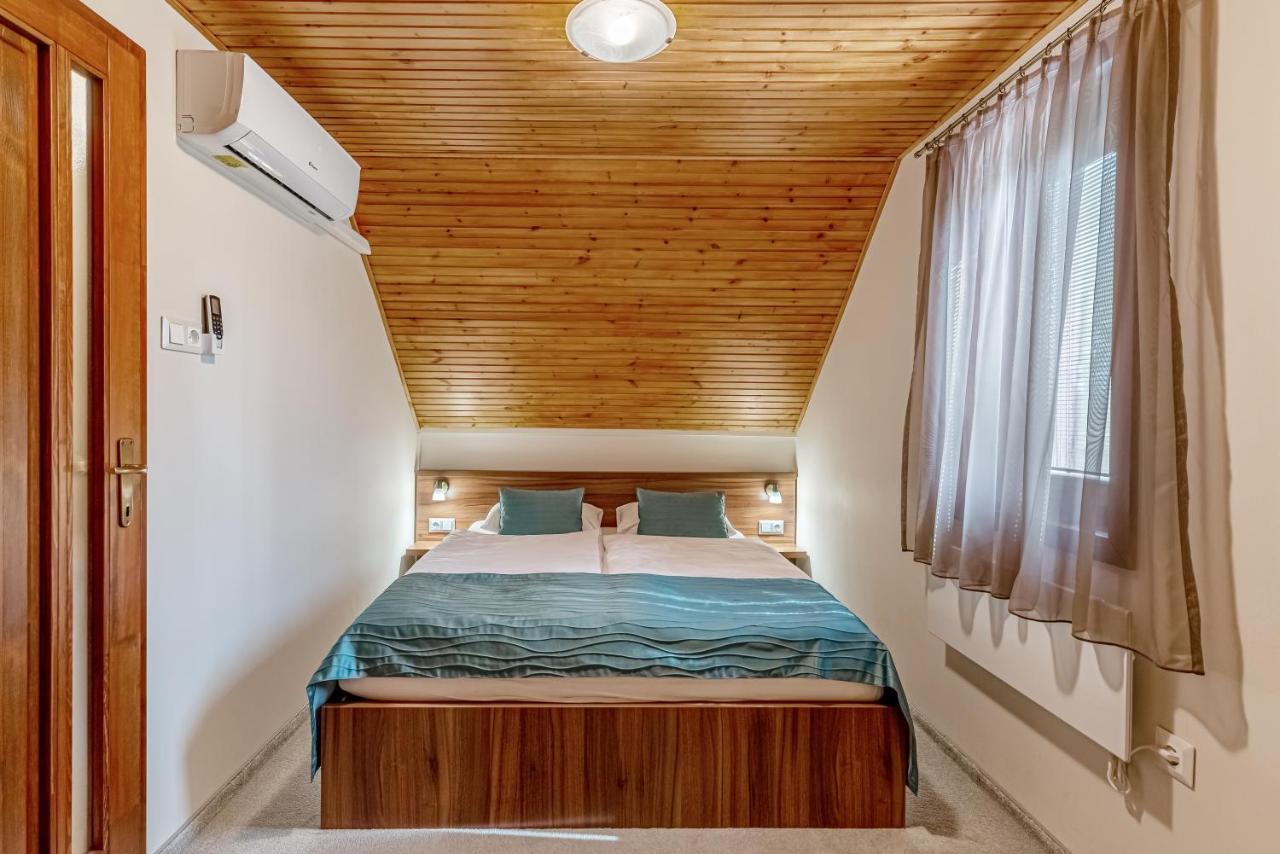 Vila Posteleki Vendeghaz-Nyugalom Szigetei Gyula Exteriér fotografie